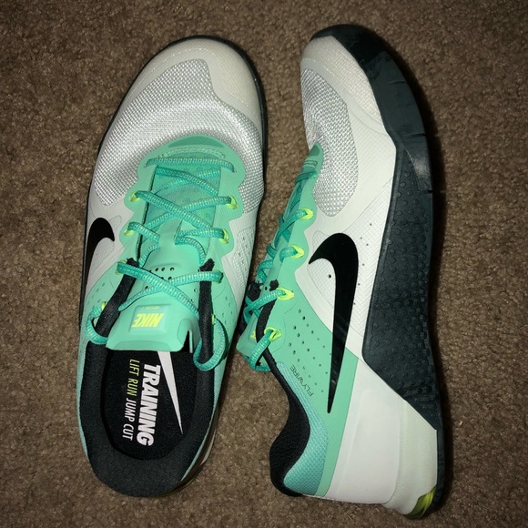 Nike Training Tennis Shoes - Picture 2 of 3